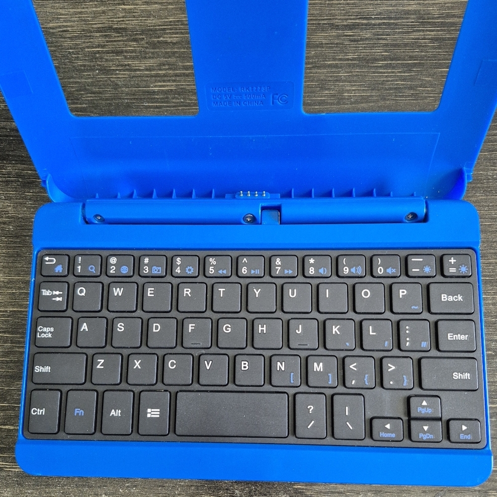 RCA Tablet Keyboard Blue Case 7” - Model RKT773P - Like NEW - Picture 3 of 6